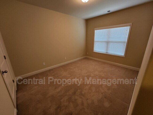 Building Photo - 265 Meadow Blossom Way
