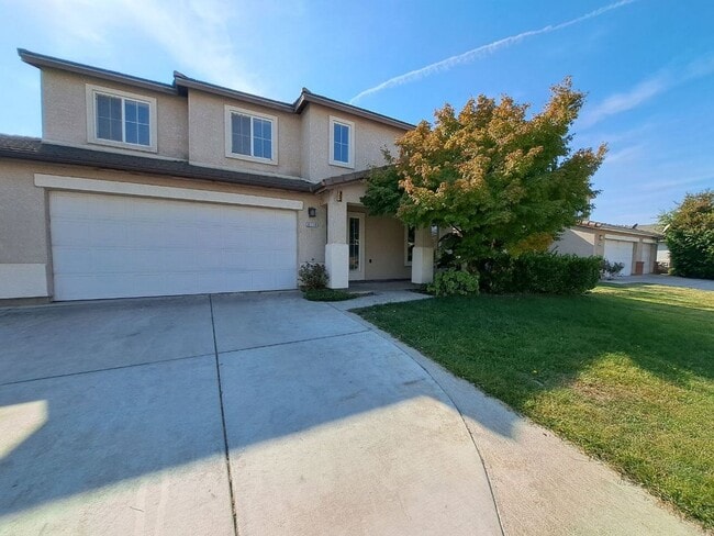 Building Photo - Beautiful 4 Bedroom House Ready To Call Home!