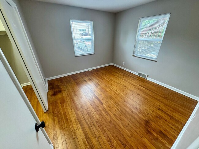 Building Photo - 1224 King Ave