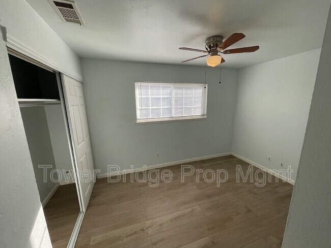 Building Photo - 8724 Halverson Dr