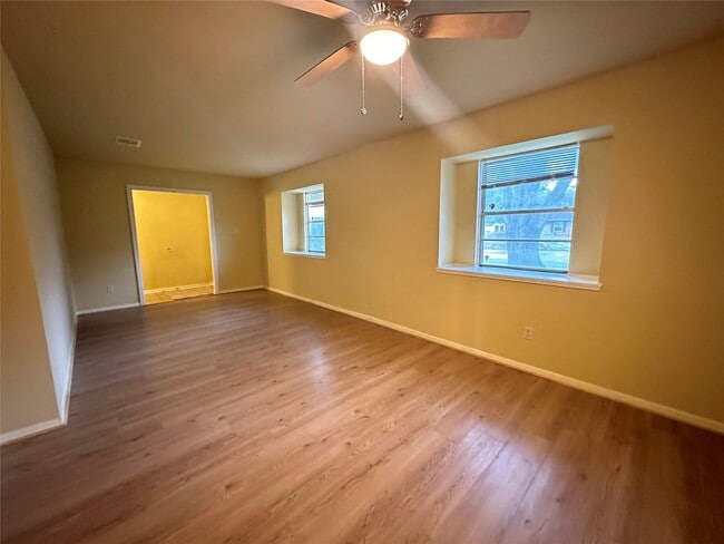 Building Photo - 1937 Arcadia Dr