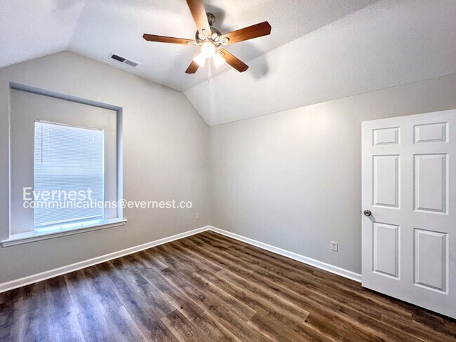 Building Photo - 1036 Cambrain Cove