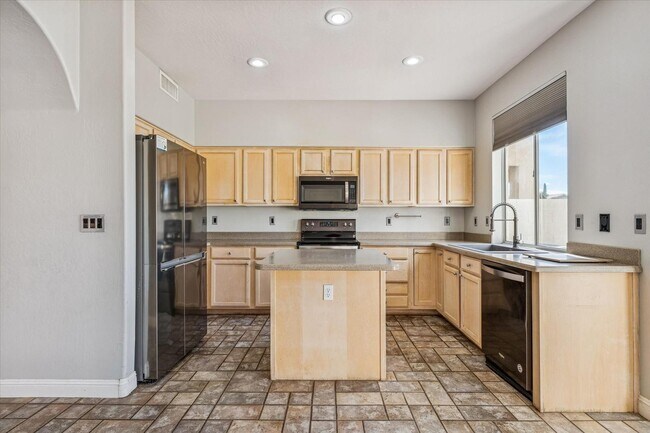 Building Photo - 16666 S 21st St