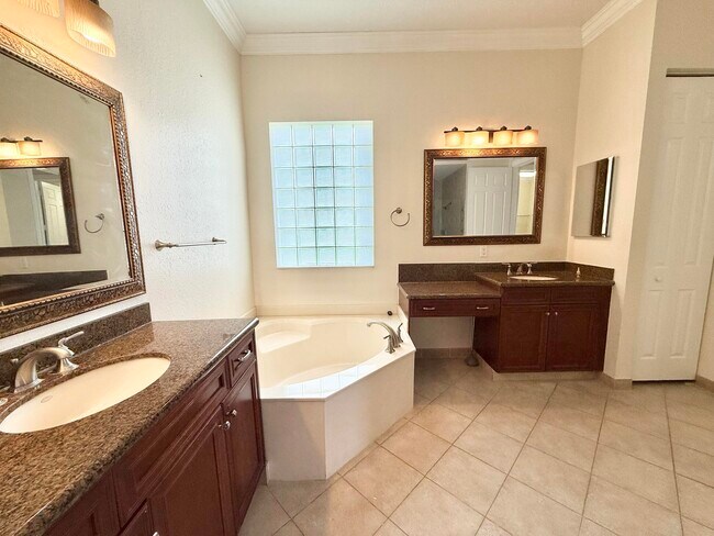 Building Photo - 9656 Cobblestone Creek Dr