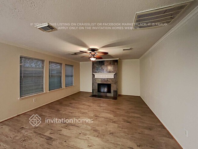 Building Photo - 9818 Golden Prairie Ln