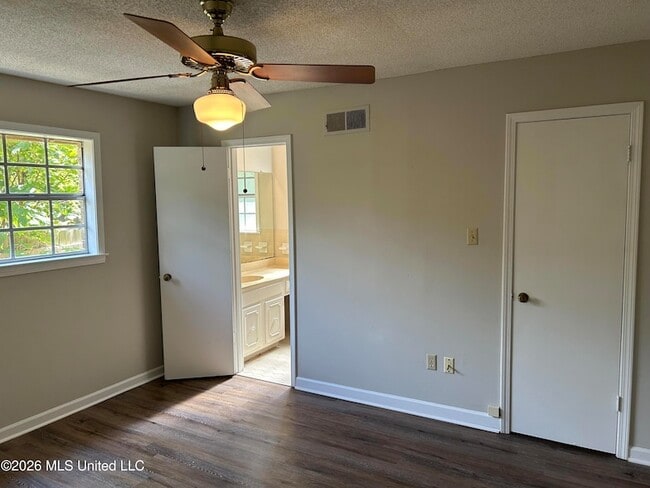 Building Photo - 7397 Meadowbrook Dr