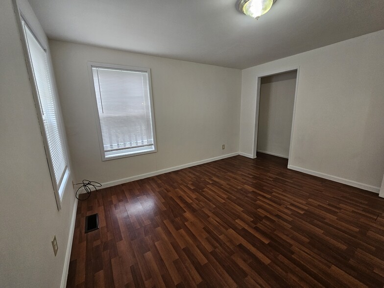 Building Photo - 7720 31st Ave SW