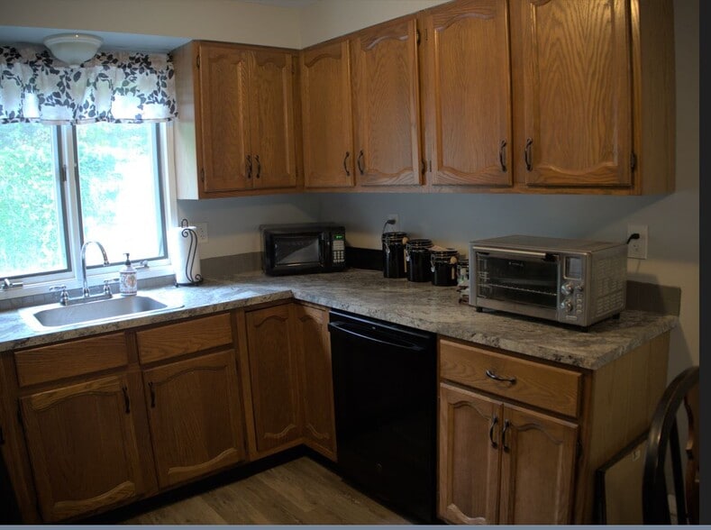 Building Photo - 283 Privilege St