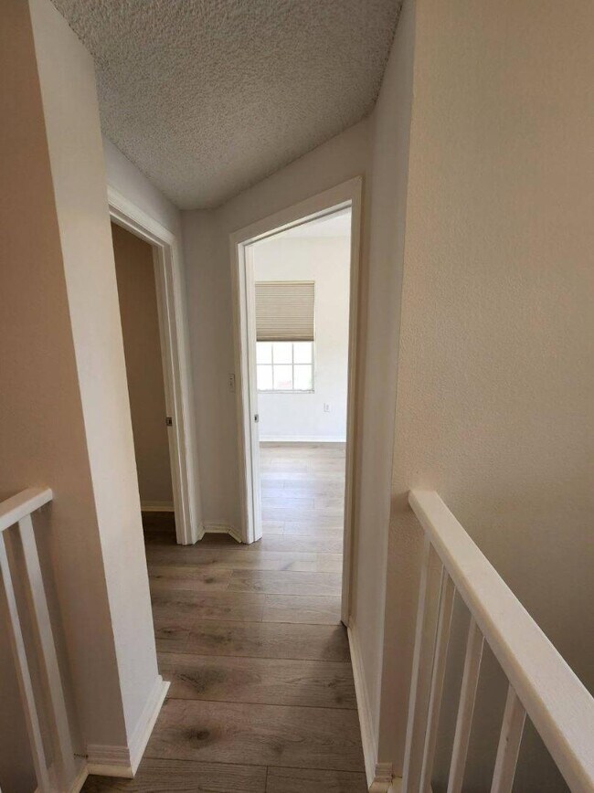 Building Photo - 5551 Bentgrass Dr