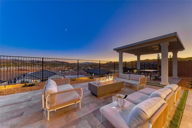 Building Photo - 375 Portus Delphini Ct