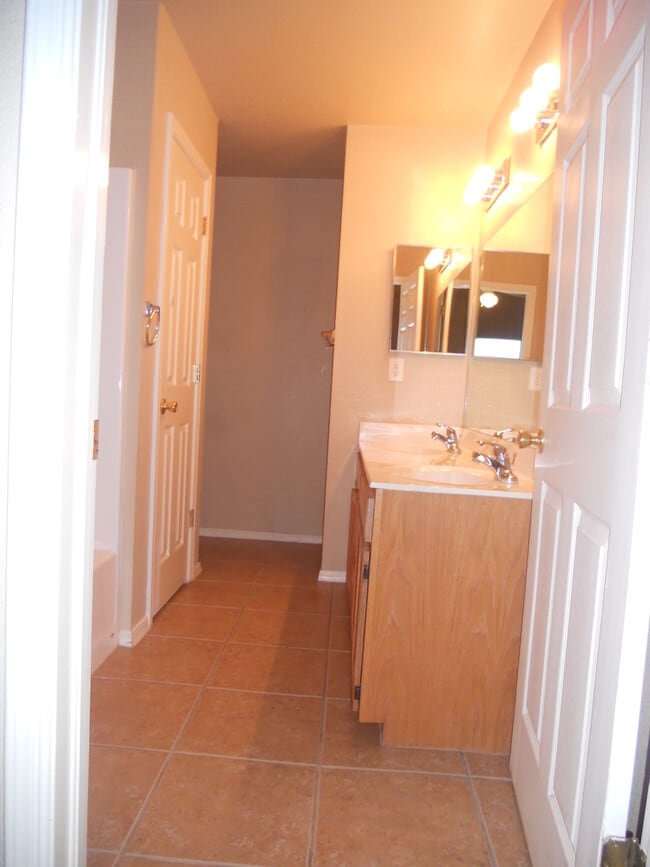 Building Photo - 3 Bedroom 2 Bath With A Mountain View Home!