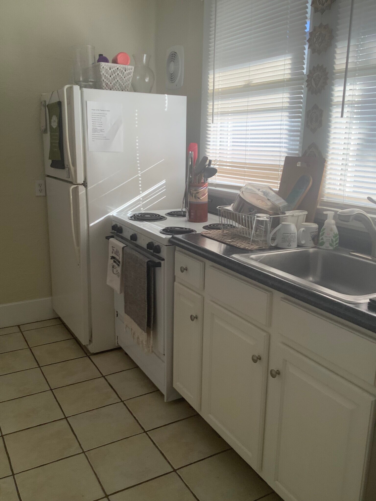 Building Photo - 132 8th Ave N