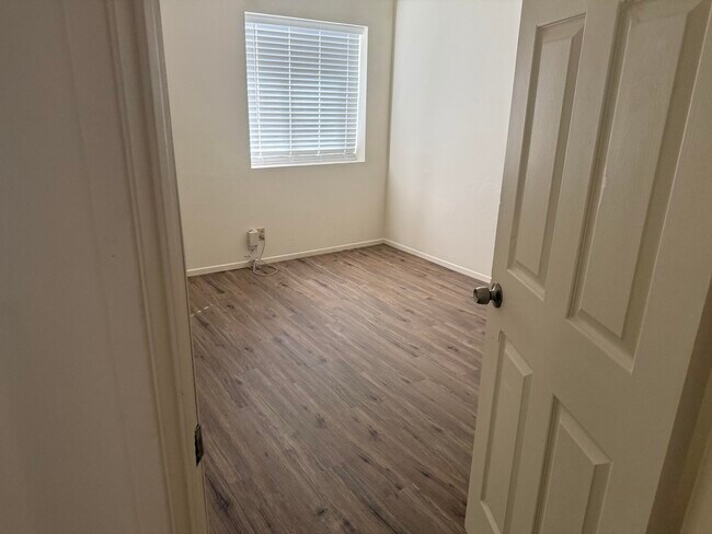 Building Photo - 53620 Avenida Velasco