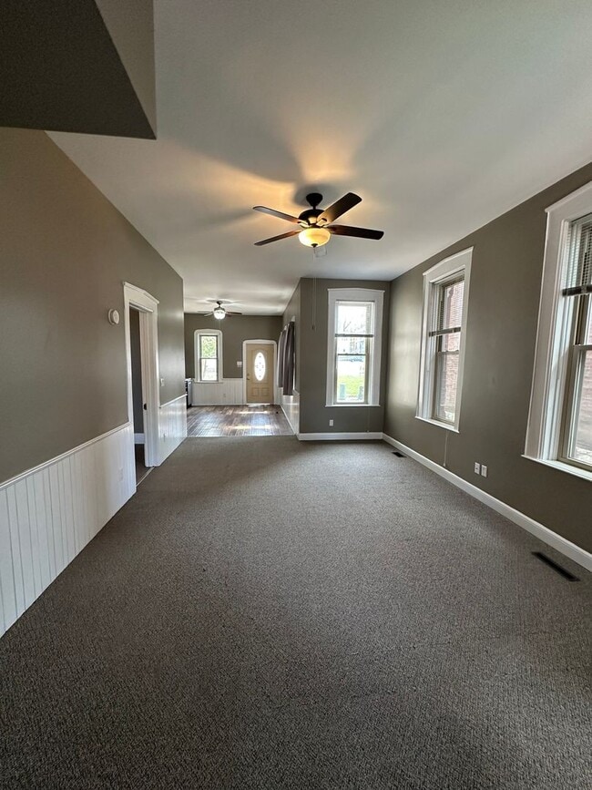 Building Photo - 309 S 8th St