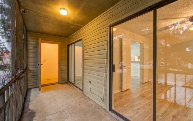 Building Photo - 10110 Forum W Dr