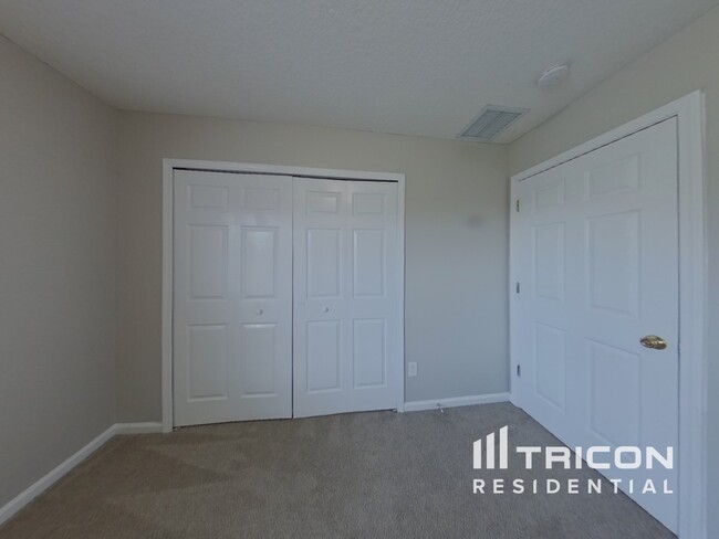 Building Photo - 582 Summer Breeze Dr N