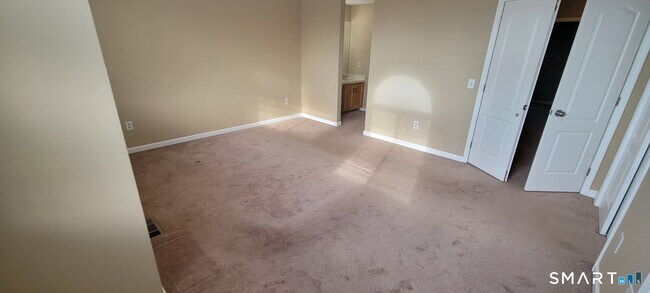 Building Photo - 166 Old Brookfield Rd