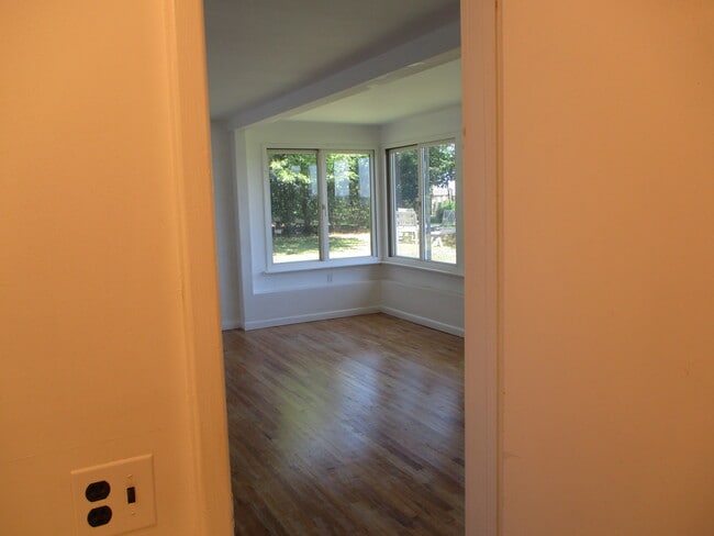 Building Photo - 49 Milina Dr