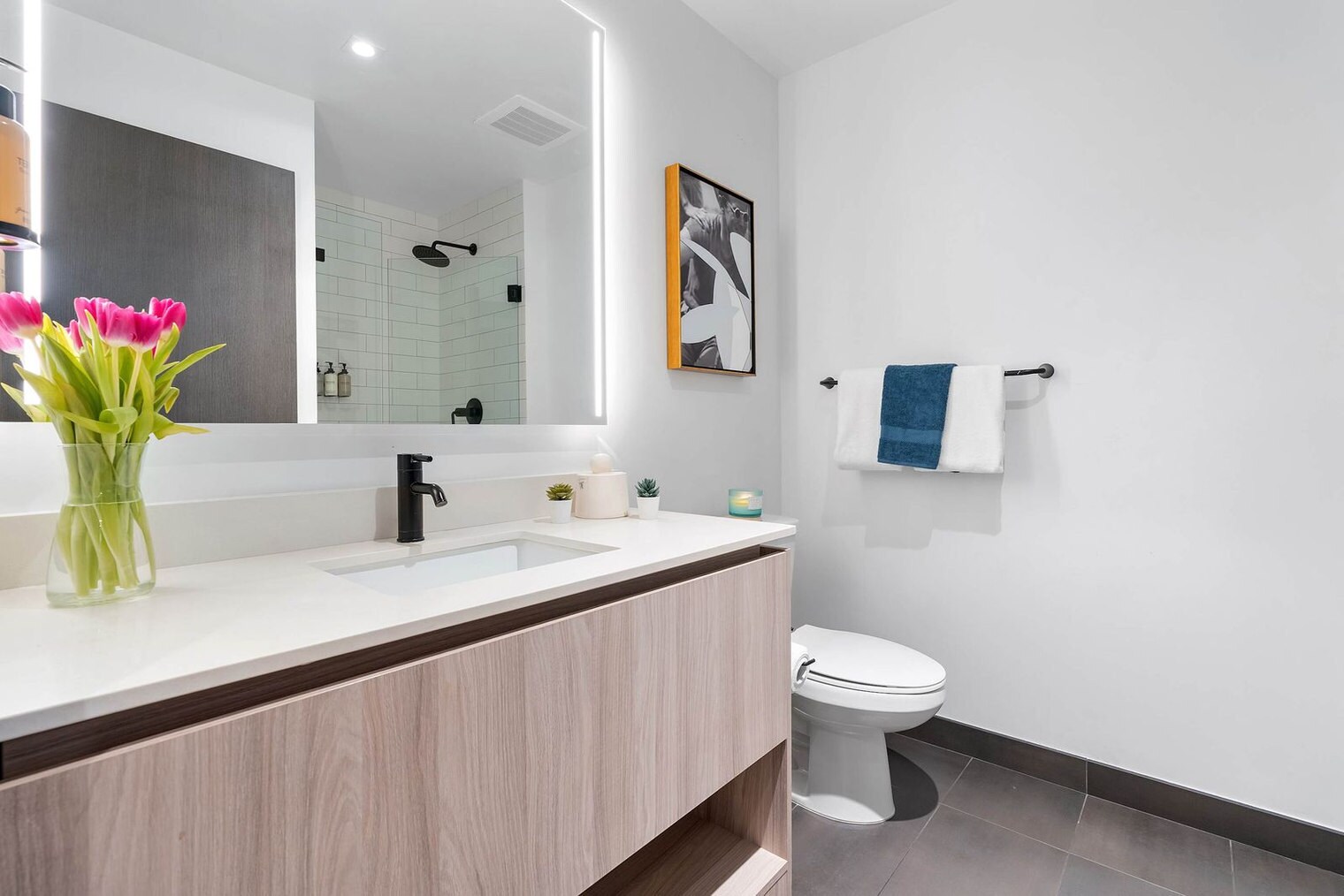 Building Photo - 398 NE 5th St