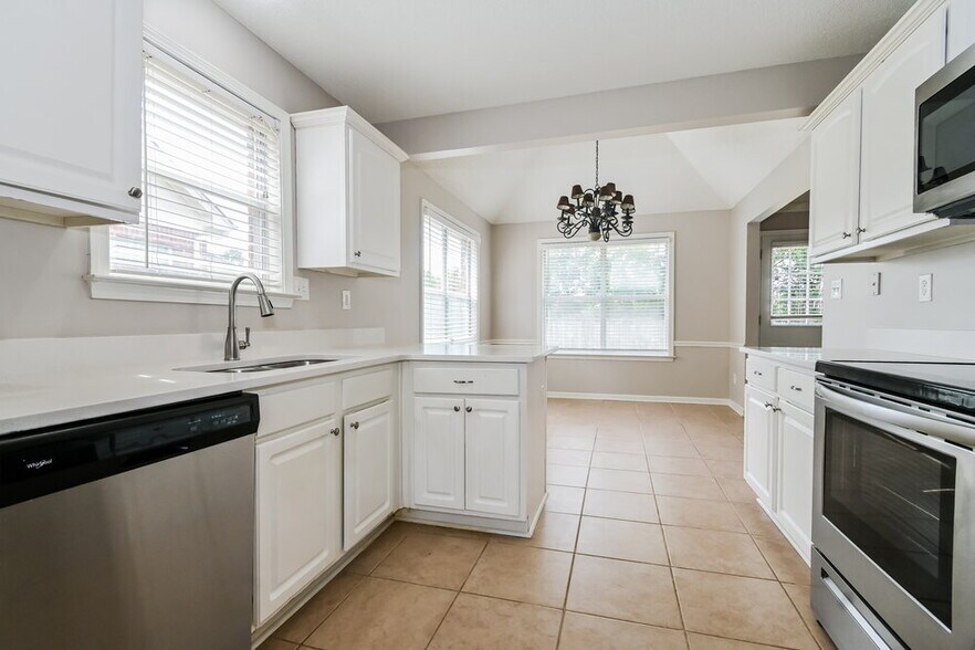 Building Photo - 1141 Red Fern Cir E