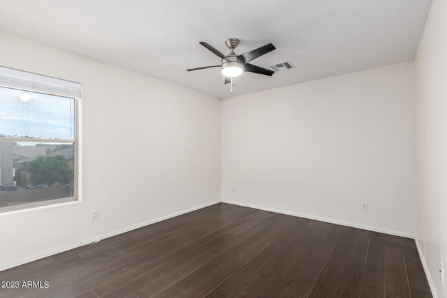 Building Photo - 40747 W Robbins Dr
