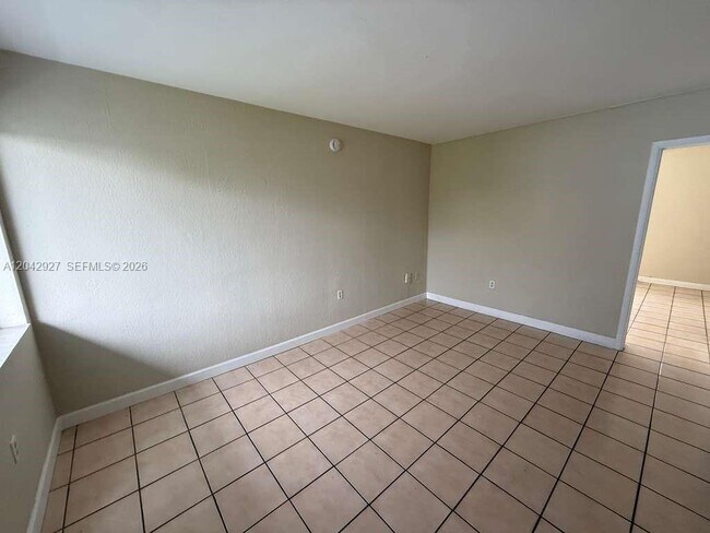 Building Photo - 1255 W 49th Pl