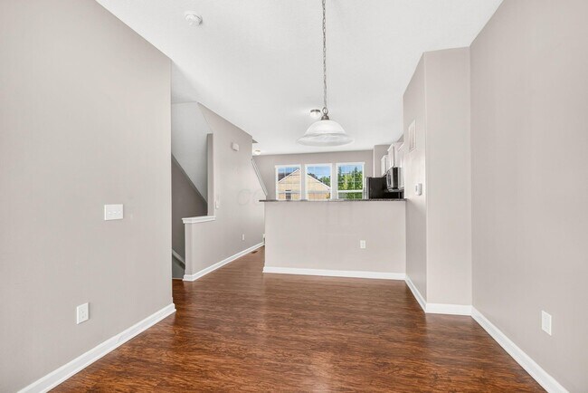 Building Photo - 5652 Pittsford Dr