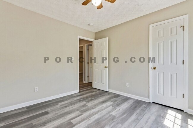 Building Photo - 223 Sterling Trail