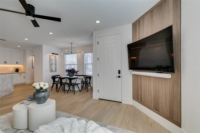 Building Photo - 8777 W Maule Ave