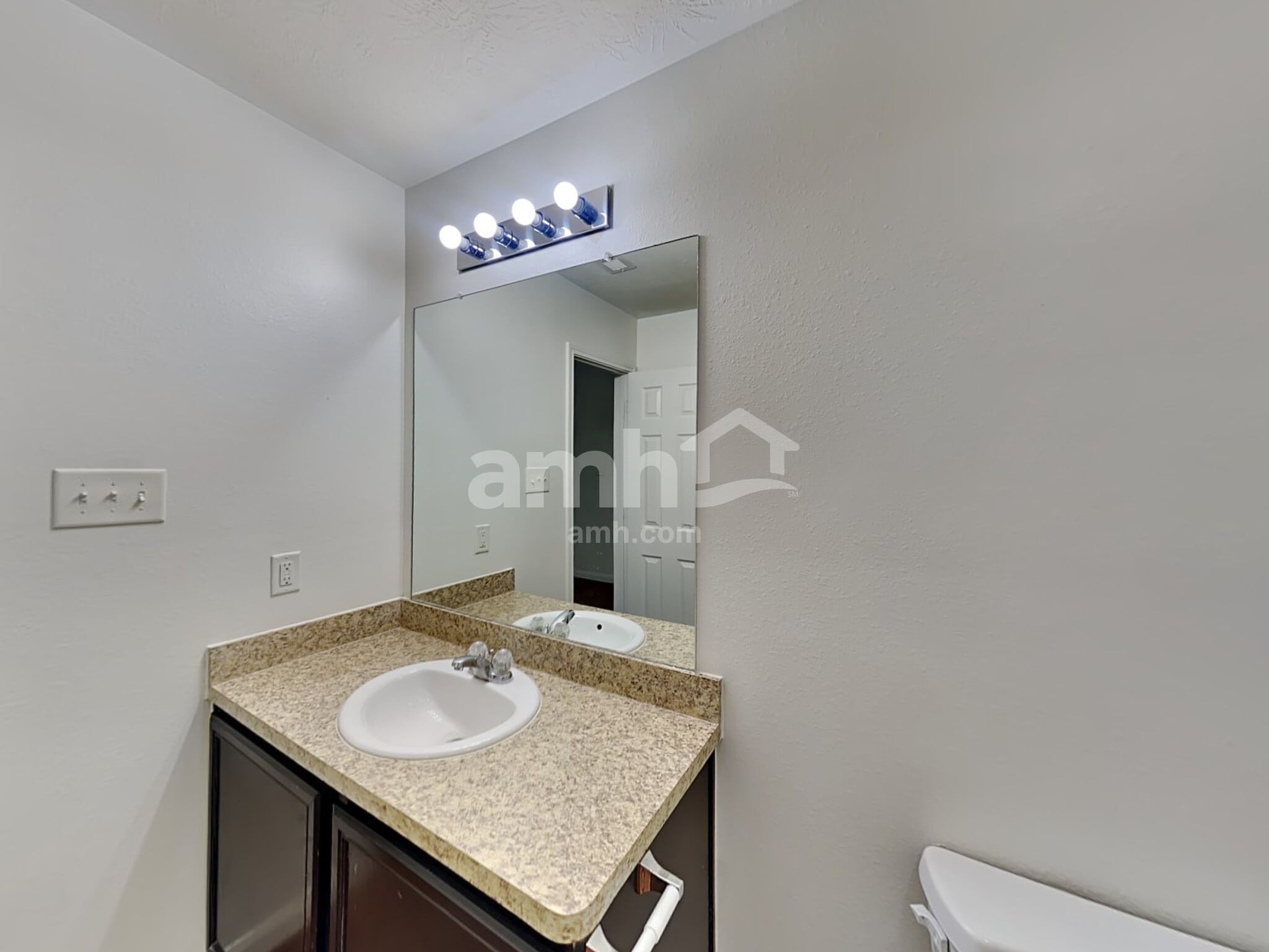 Building Photo - 15726 Regal Trace Ln