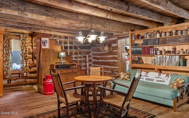 Building Photo - 33 Chuckwagon Trail