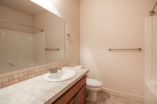 Building Photo - 3091 Kurt Dr NW