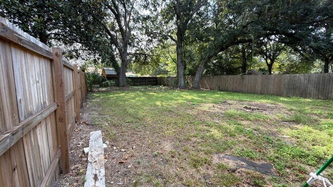 Building Photo - 1635 Memminger Ave