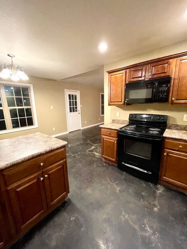 Building Photo - 3 Bed / 2 Bath in Brookland!