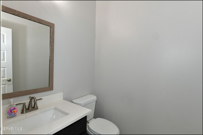 Building Photo - 205 Anglesy Pl