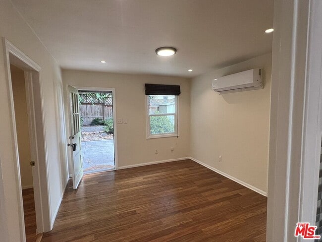 Building Photo - 2019 Cypress Ave.