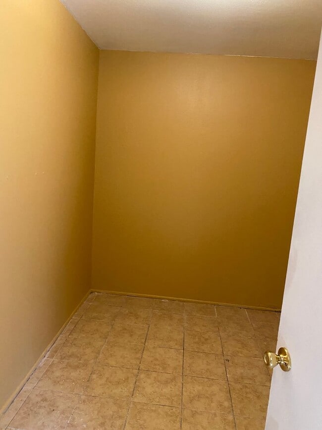 Building Photo - Freshly Renovated 3 Bedroom Home for Lease in North Shreveport