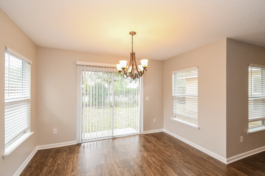 Building Photo - 3859 Marsh Bluff Dr