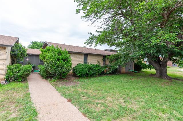 Building Photo - 4925 Greenslope Dr
