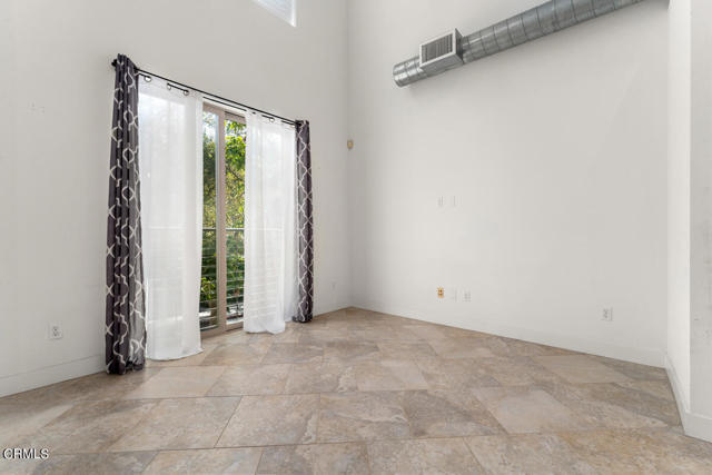 Building Photo - 17 Delancy