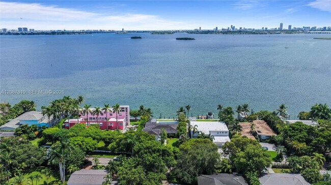 Building Photo - 9301 N Bayshore Dr