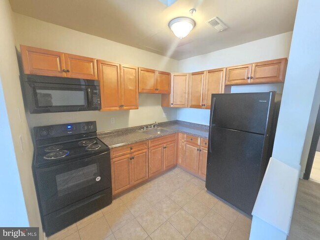 Building Photo - 317 East St