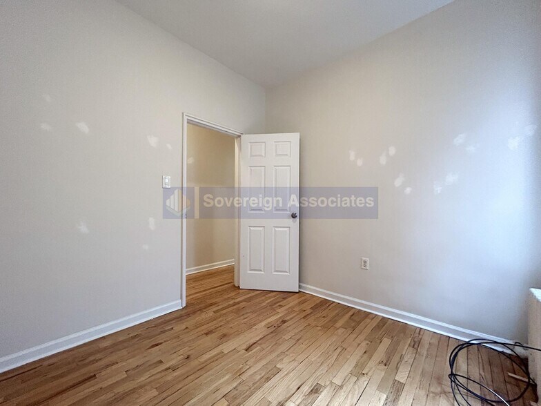 Building Photo - 209 W 102nd St