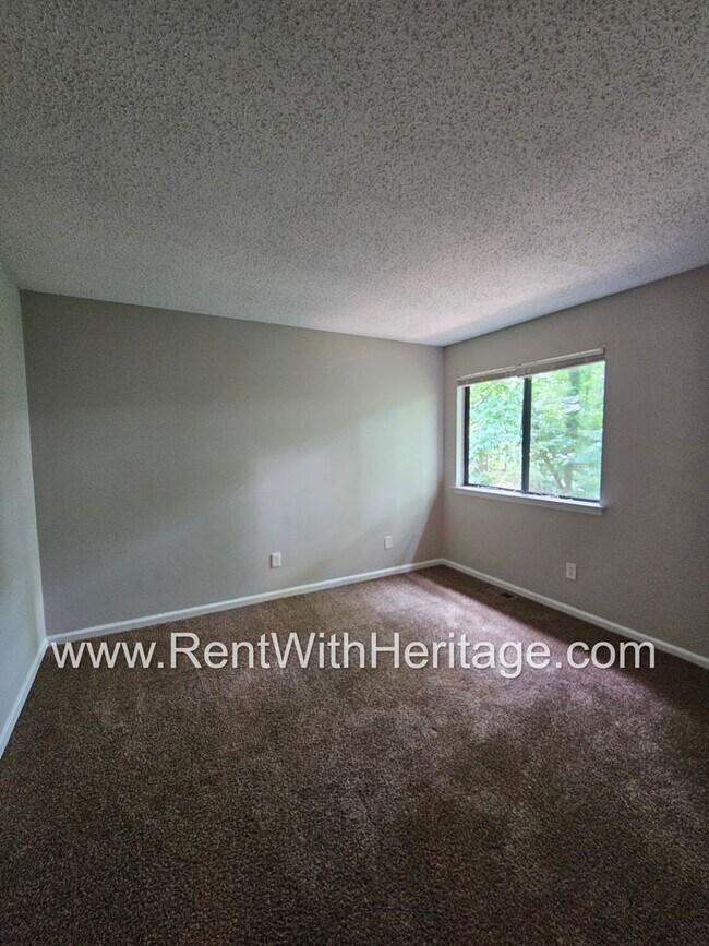 Building Photo - Gorgeous 4bd / 2.5 in Popular Arbor Statio...