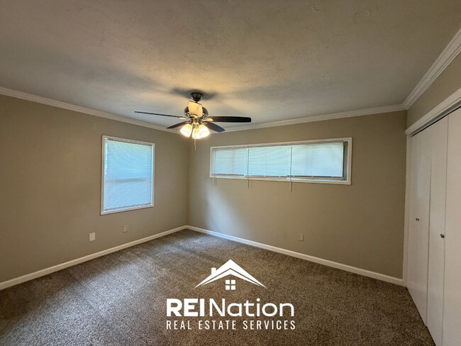 Building Photo - Charming 3BR/2BA East Memphis Home | 1,795 Sq Ft, Hardwood Floors & Fireplace
