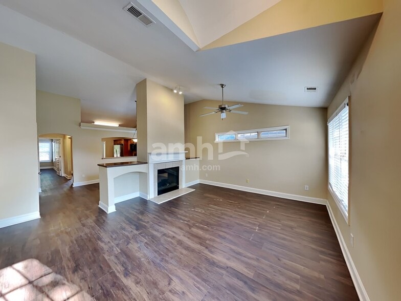 Building Photo - 414 Arrowhead Trl