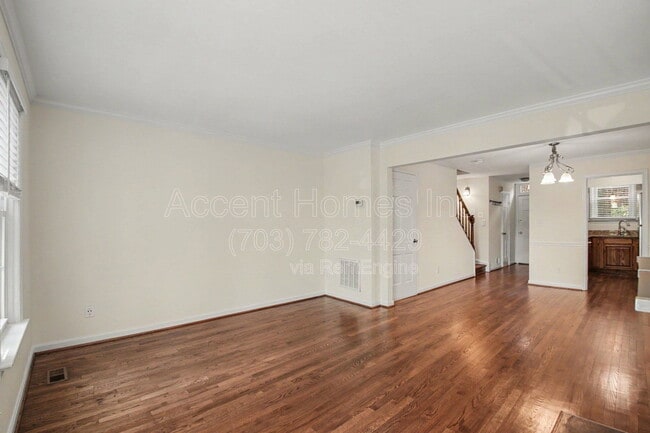 Building Photo - 449 Old Town Ct