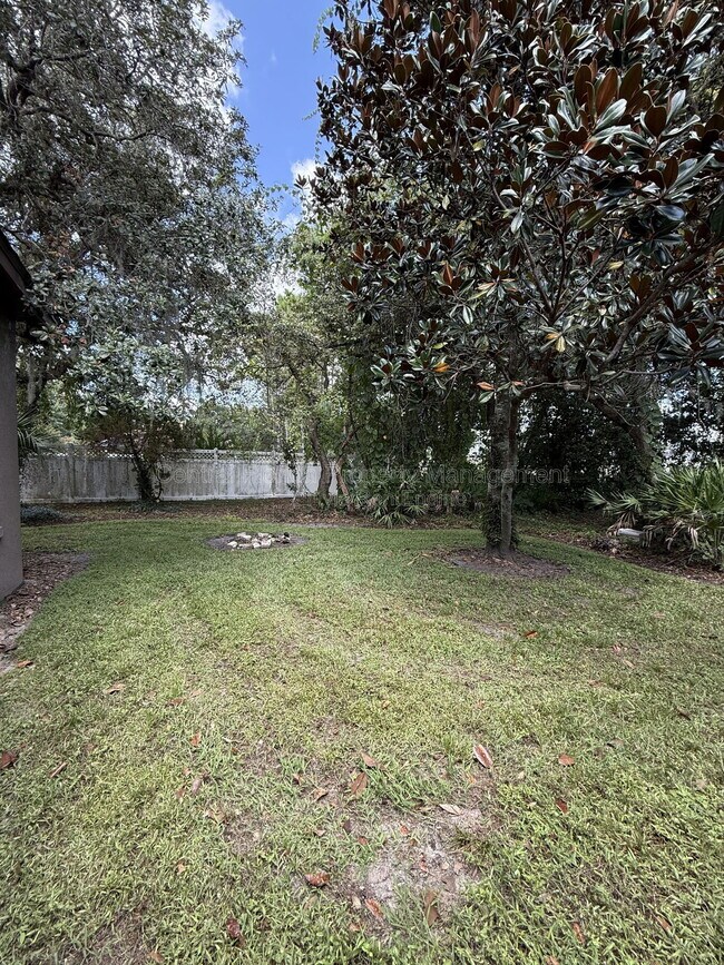 Building Photo - 708 Palenci Ct