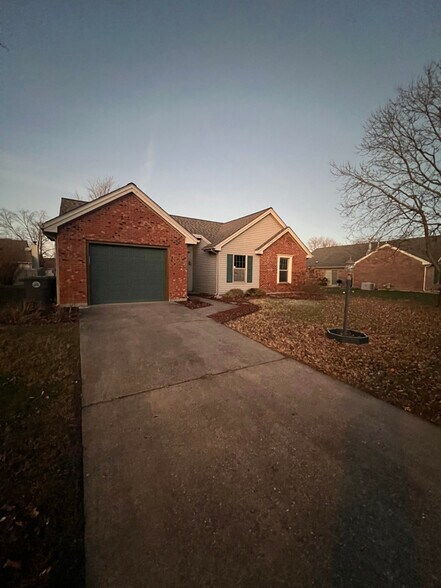 Building Photo - 3906 Deer Trail