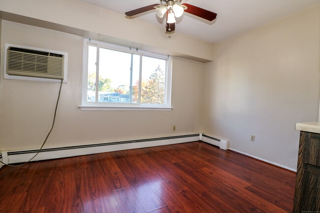 Building Photo - 57 Ameridge Dr